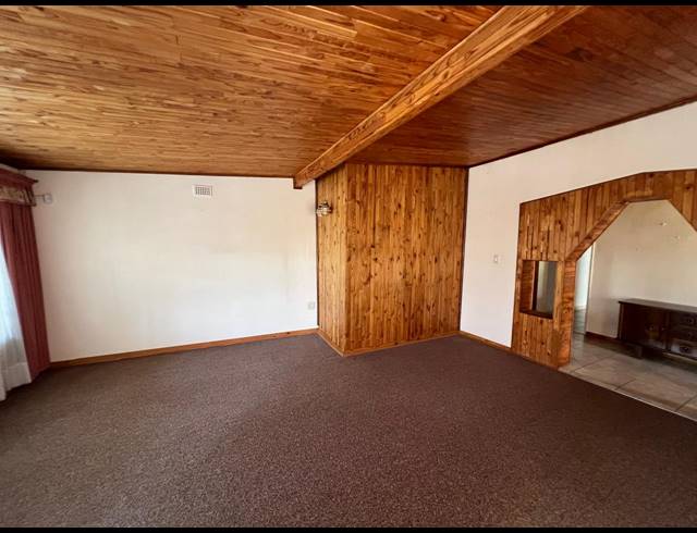 3 BEDROOM HOUSE FOR SALE IN HELDERSTROME AH